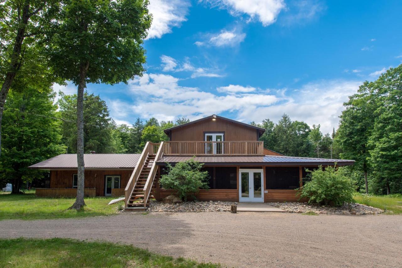 Madawaska Lodge-Cottage エクステリア 写真