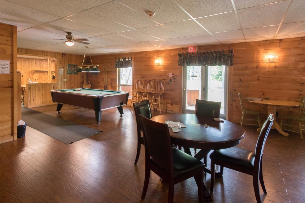 Madawaska Lodge-Cottage エクステリア 写真