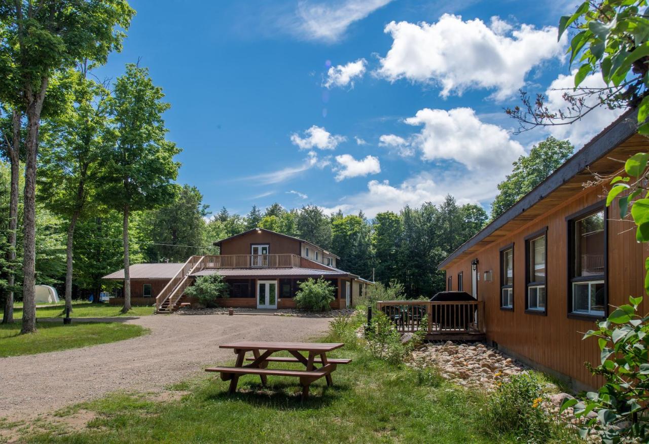 Madawaska Lodge-Cottage エクステリア 写真